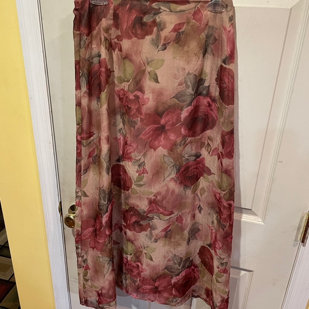 Size medium long floral skirt